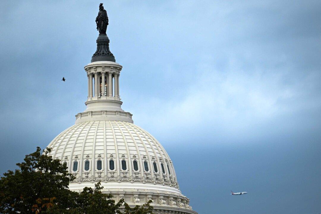 Waller to Join Fed Board as Virus Surge Threatens US Economy