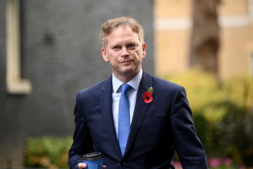 Quarantine Exemption for Business Travellers, Artists, Others Arriving in England Announced