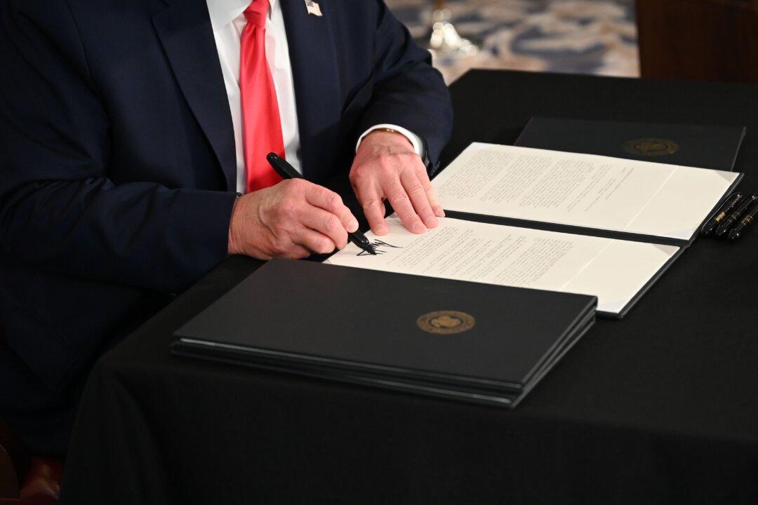 Trump Signs Executive Order Promoting Trustworthy US Government AI Use