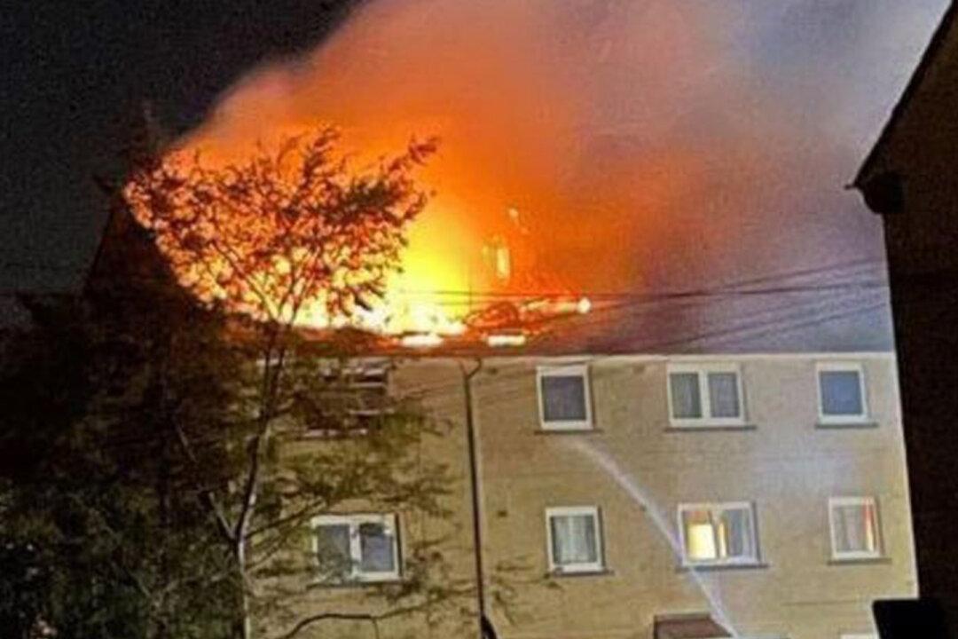 Dad Jumps From Burning Top-Floor Flat to Catch His Kids During a House Fire