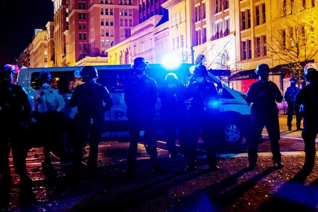 Demonstration Turns Violent as Antifa, BLM, Clashes With ‘Back the Blue’ Supporters