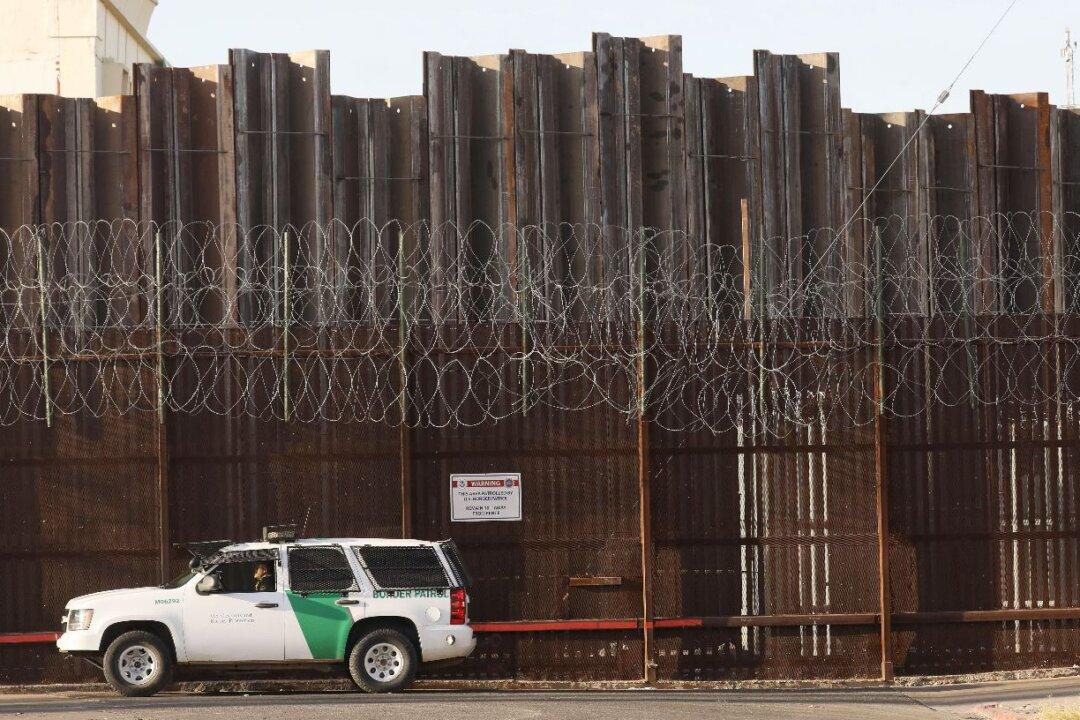 Rash of Migrant Robberies, Assaults Reported to Border Patrol