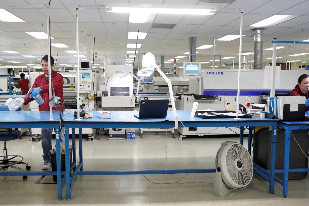 US Third-Quarter Productivity Pared; Unit Labor Costs Revised Up