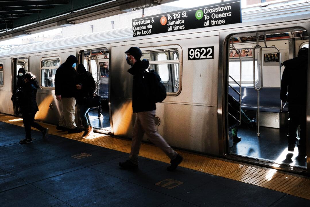 NYC Lawmaker Proposes $3 Online Delivery Tax to Fund Public Transit