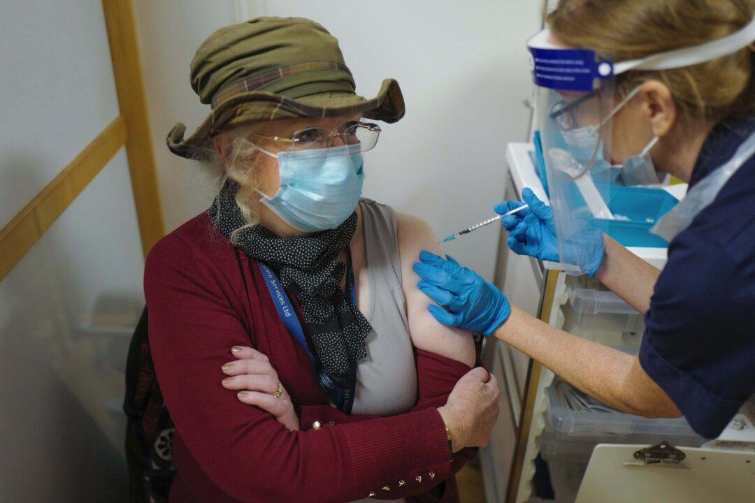 UK Regulator Says Public Can Be ‘Completely Confident’ of Vaccine Safety