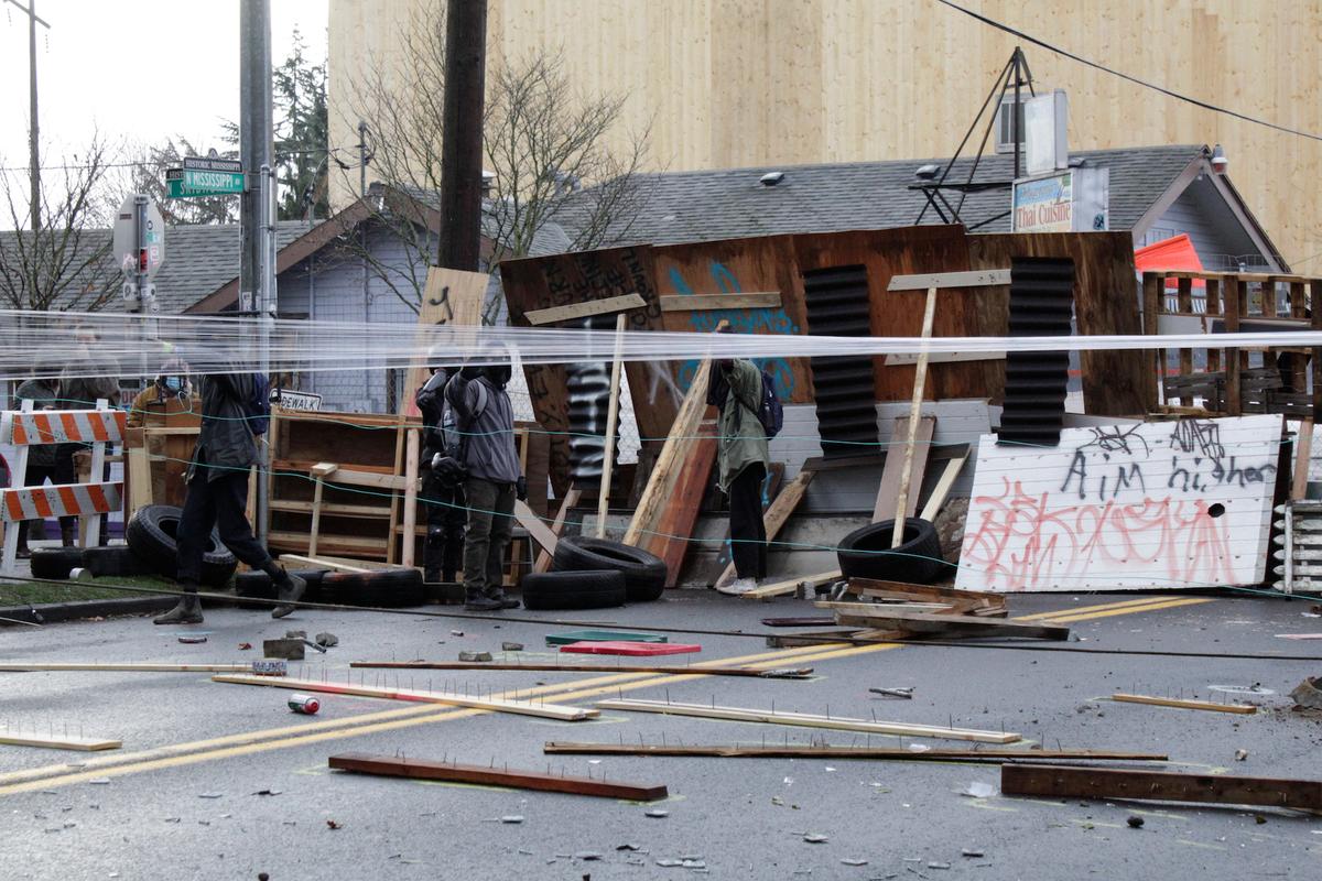 Barricades Come Down in Portland Occupation Zone After ‘Red House’ Family Reach Deal With City