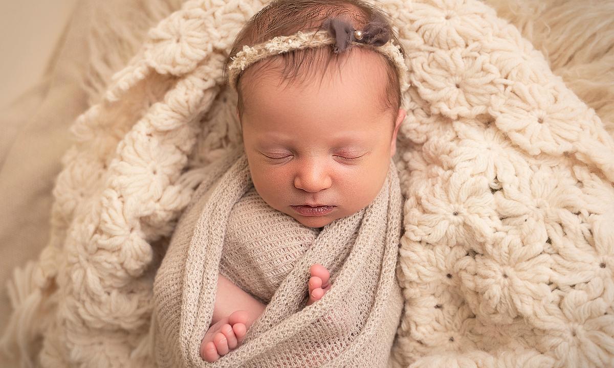 Longest-Ever Frozen Embryo on Ice for 27 Years Makes It Full Term, Born to Tennessee Couple