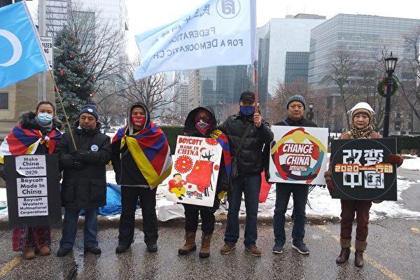 Organizers of the hunger strike. (Yiling/The Epoch Times)