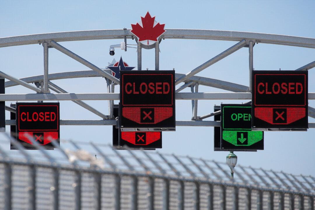U.S. Extends Restrictions at Mexico, Canada Borders Through Jan. 21