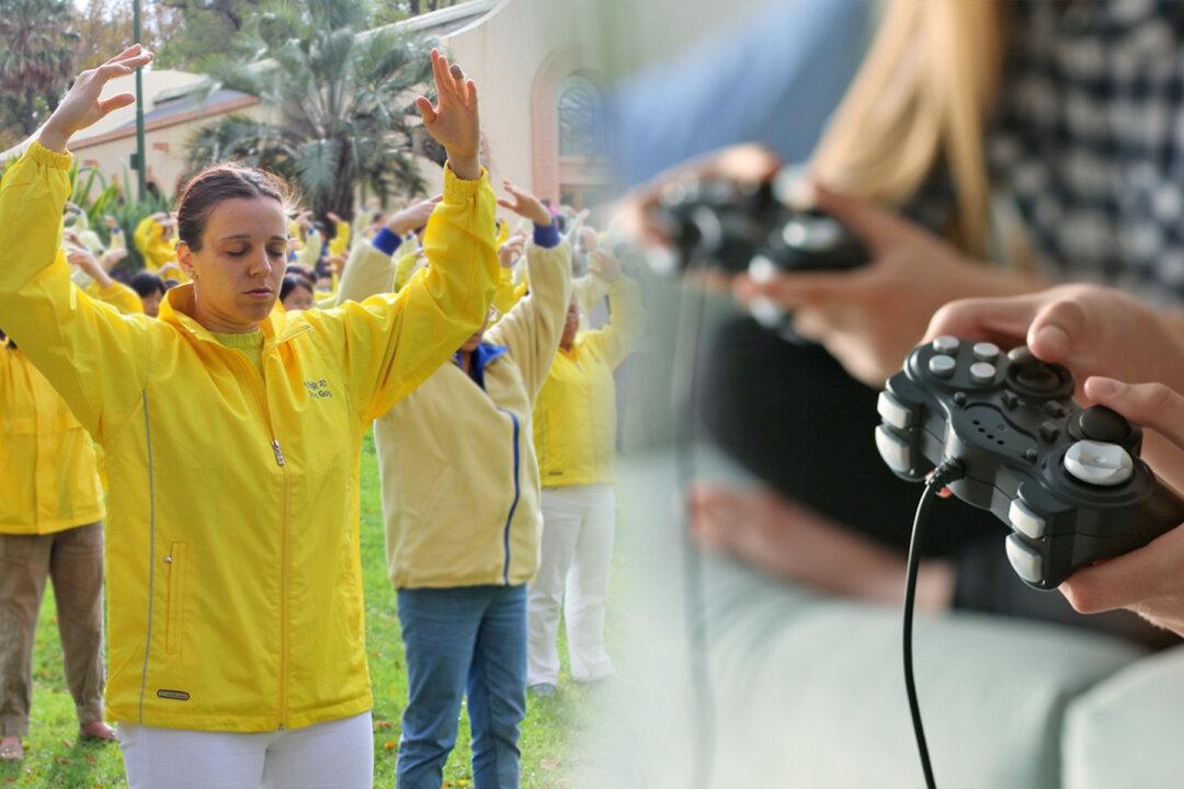 Woman Who Played Computer Games for 16 Hours a Day Finds Hope in Meditation