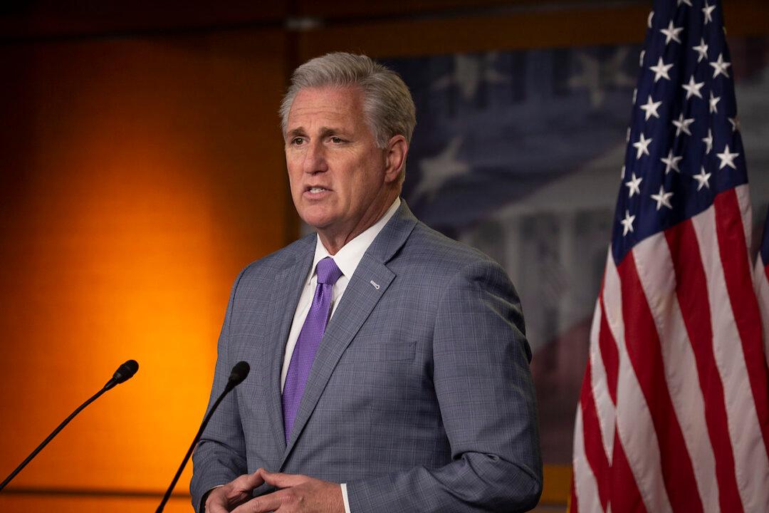 10 Percent of Illegal Immigrants Test Positive for CCP Virus Before Release: Rep. McCarthy