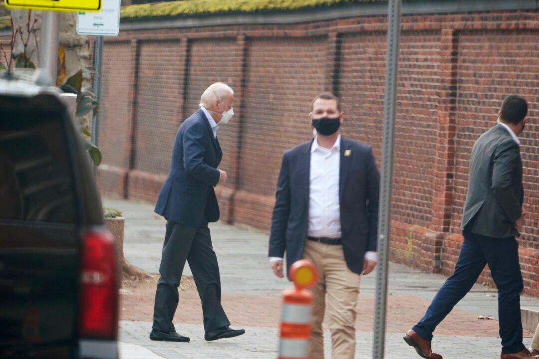 Biden’s Broken Foot Healing as Expected: Doctor