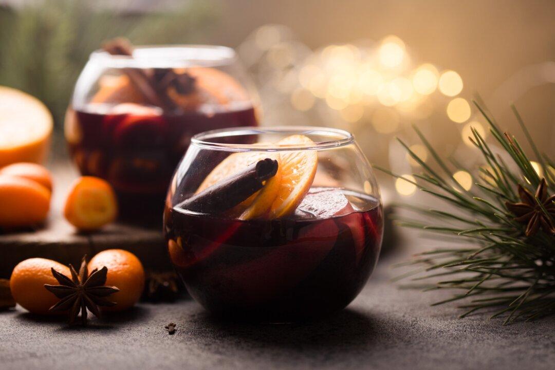 A DIY Gift Basket: Homemade Mulled Wine