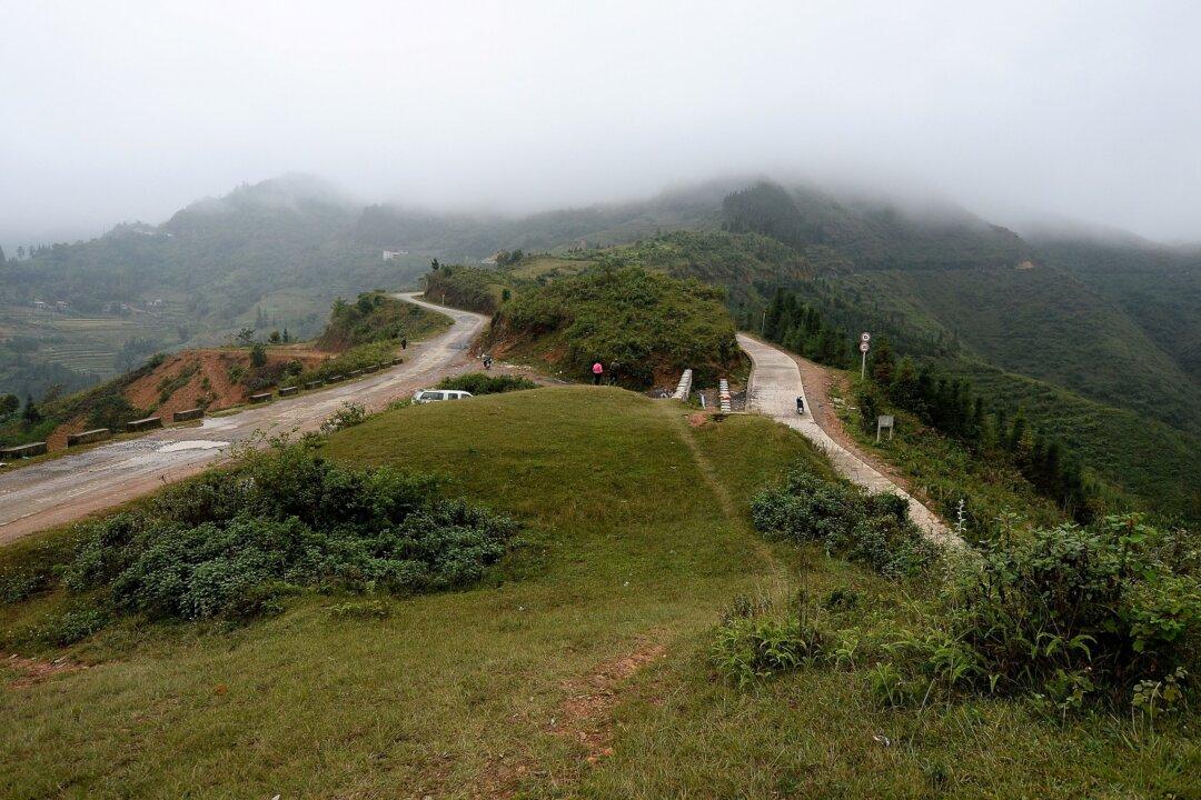 China Reportedly Fortifies Southwestern Border to Keep Citizens From Fleeing