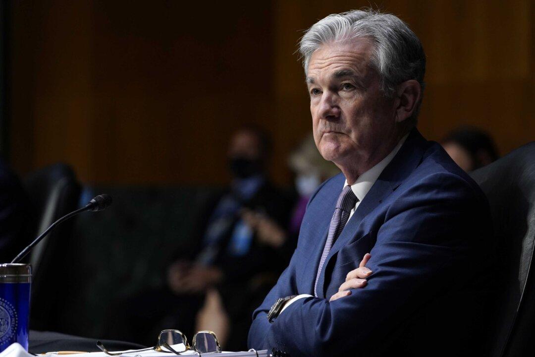 Fed’s Powell Says Current US Debt Level Is ‘Very Sustainable’
