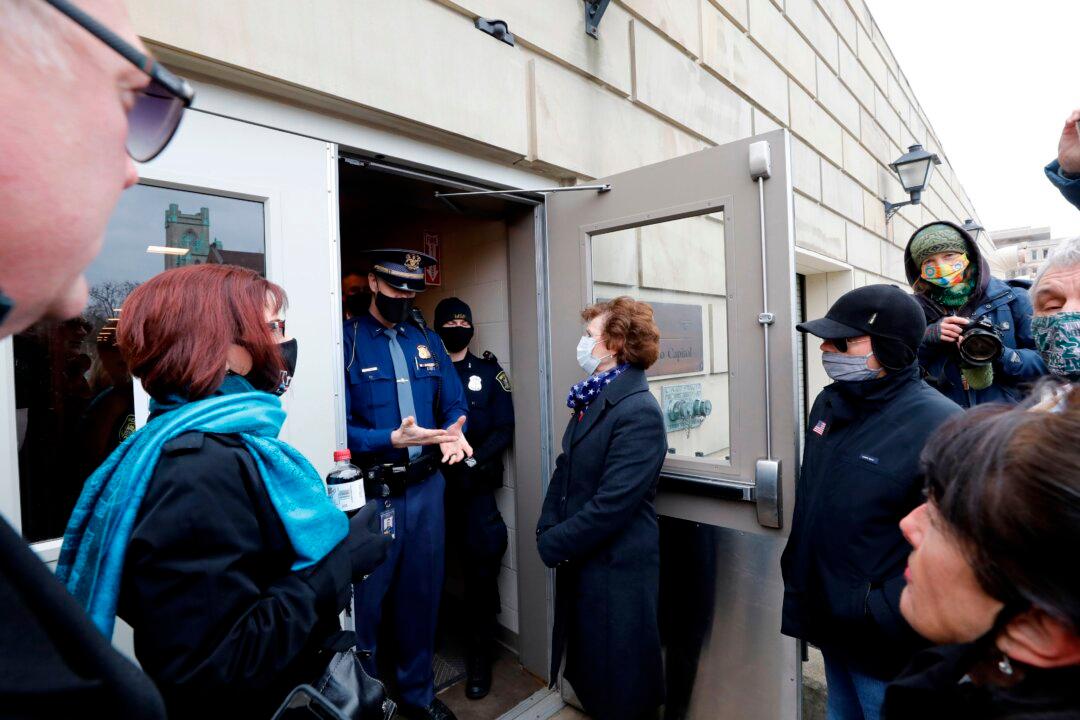 Electors in 7 States Cast Dueling Votes for Trump