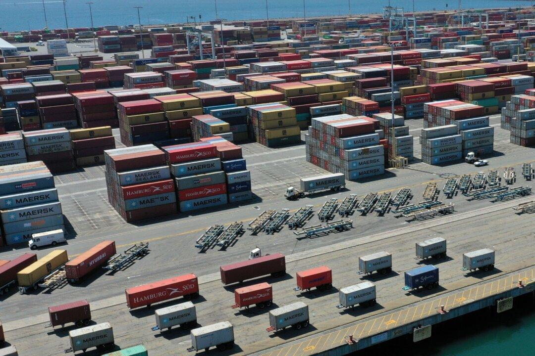 US Manufacturing Production Tops November Forecasts