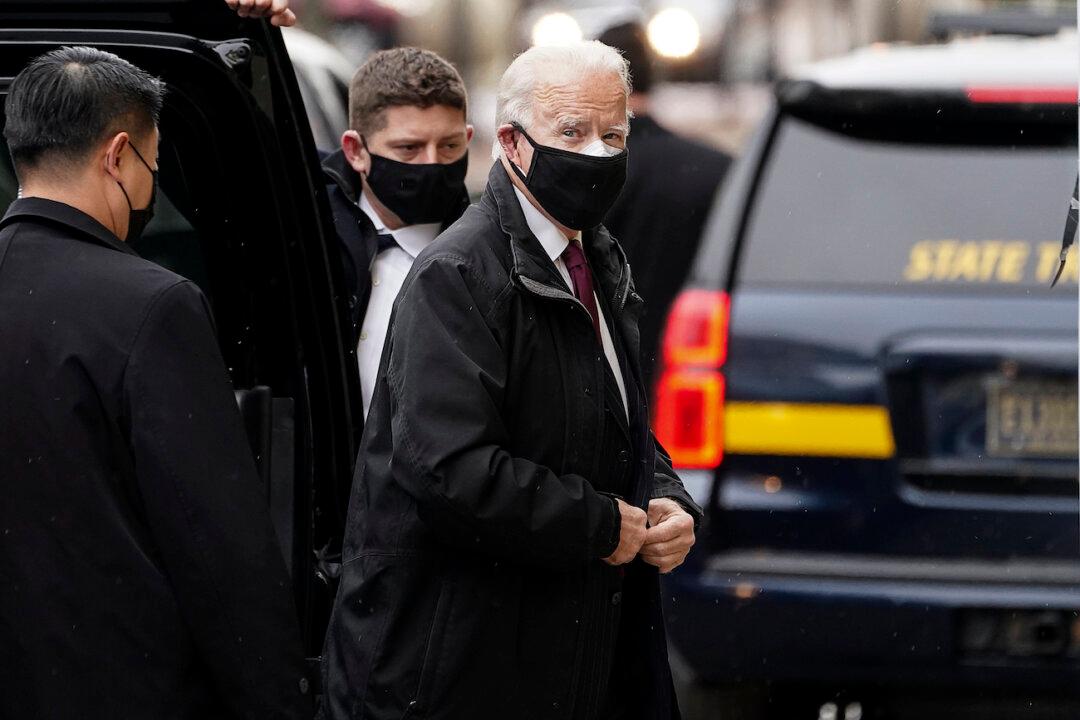 Reporter Who Traveled With Biden Tests Positive for COVID-19