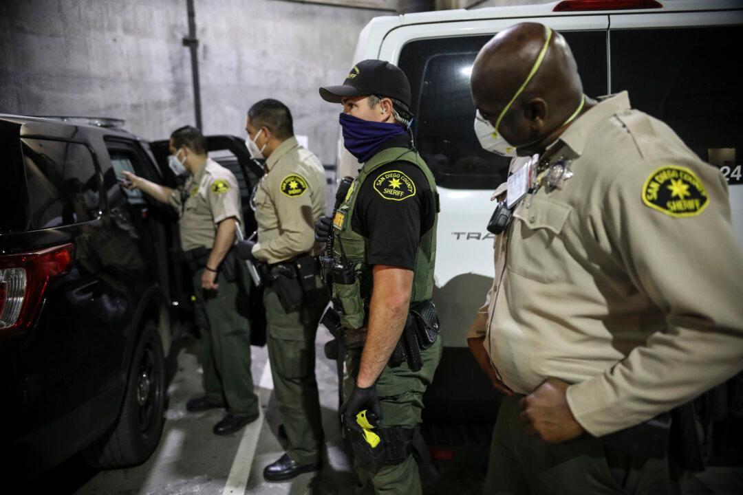 Deputy’s Gun Discharged During Struggle With Inmate at San Diego Hospital