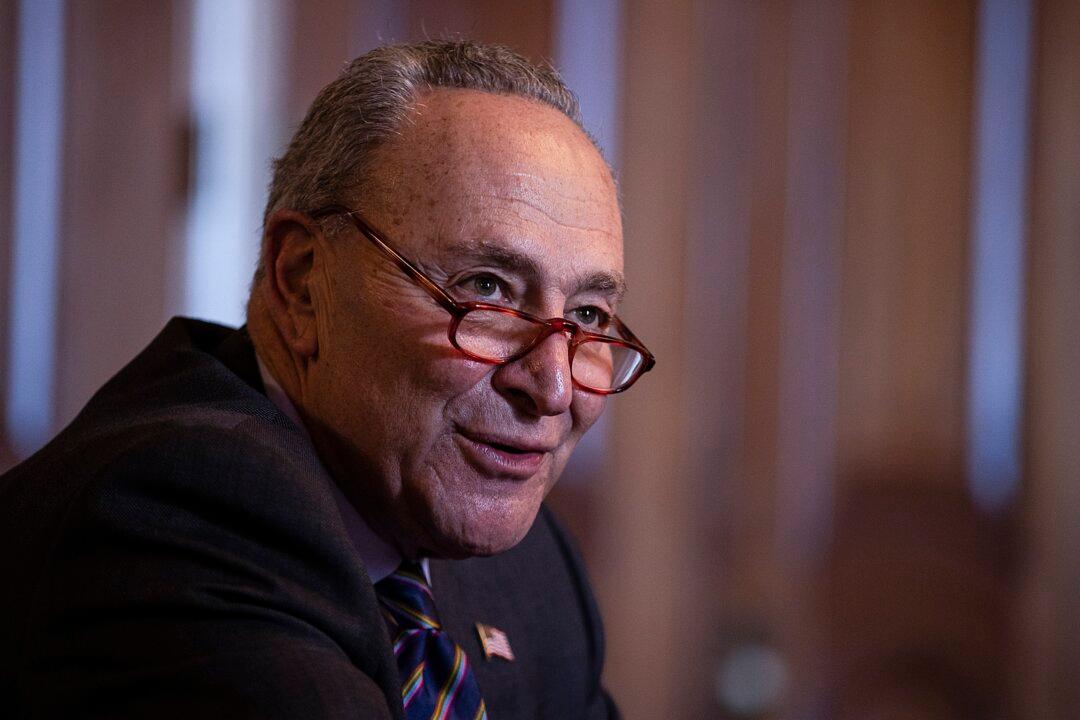 Schumer: Congress ‘Running Out of Time’ to Pass COVID-19 Relief