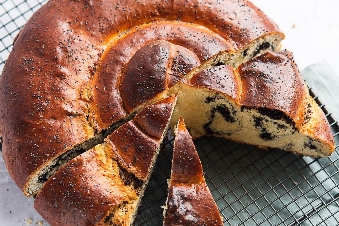 Dana’s Colac With Poppy Seeds