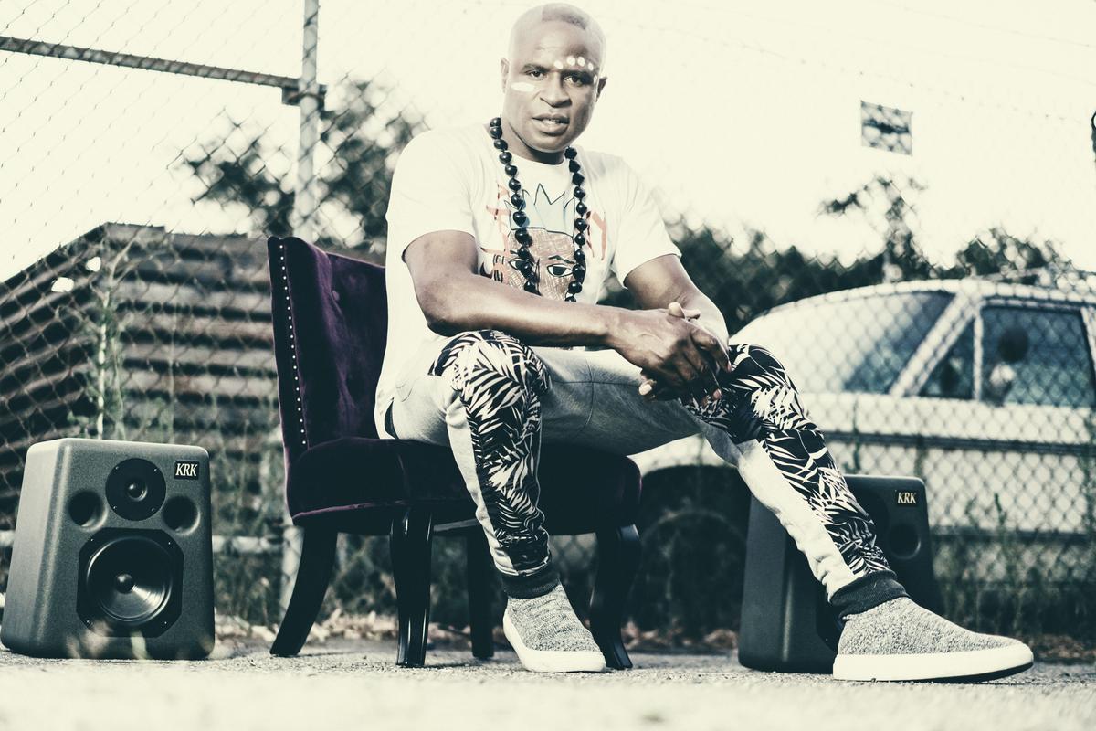 Musician Alex Boyé on Staying Positive Through Fear, Failure, and This Tumultuous Year