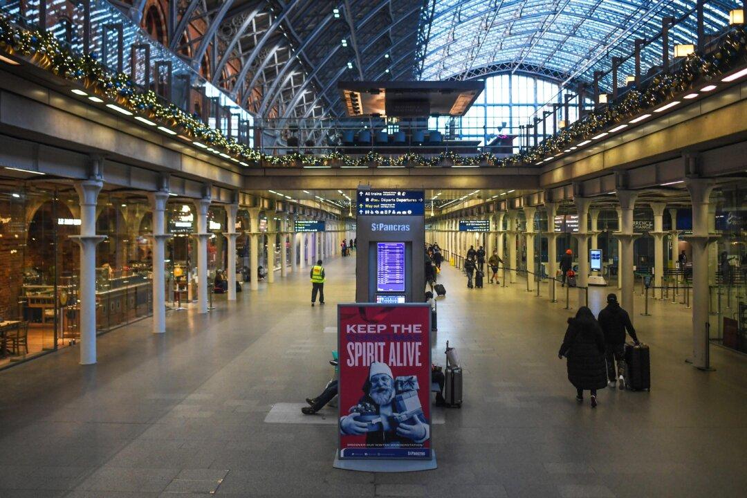 Government to Refund Journeys Cancelled Due to New Christmas Restrictions in England