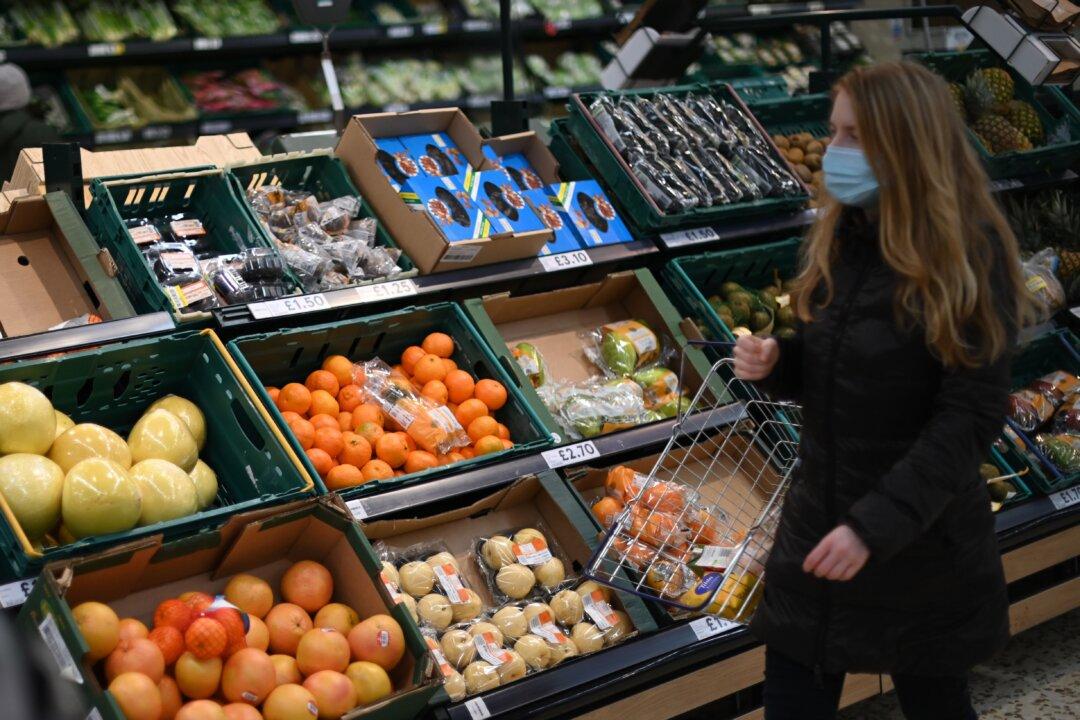 UK to Face Fresh Food Shortage From Dec. 27 If France Border Remains Shut, MPs Told