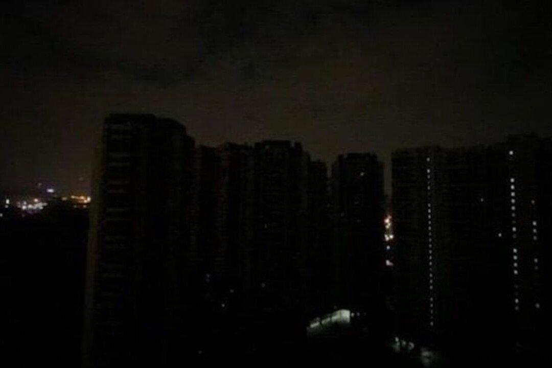 Mass Power Outages Reported in Major Cities of Southern China