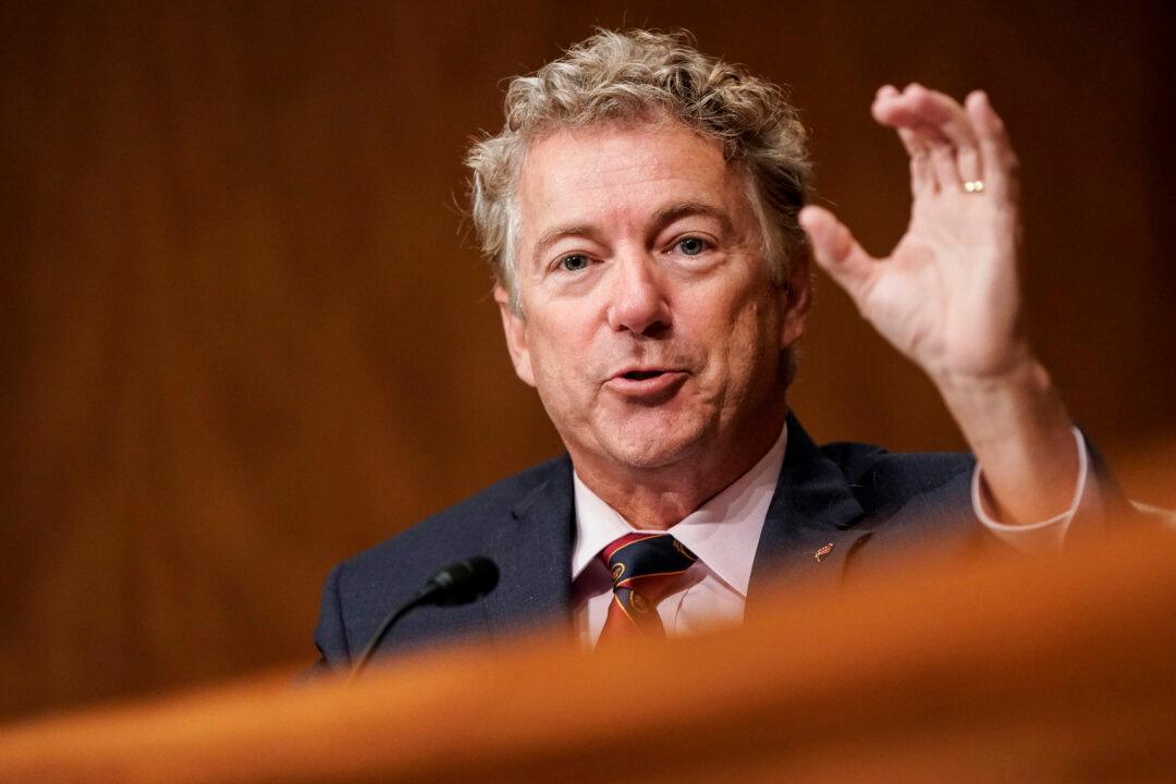 They ‘Put Their Life at Risk’: Sen. Paul Decries Firing of Front-Line Workers Over Vaccine Mandates