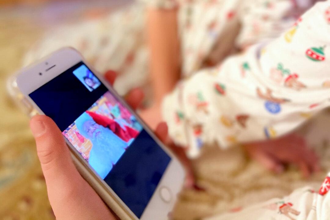 Orange County Santas Keep Christmas Magic Alive, Albeit Virtually