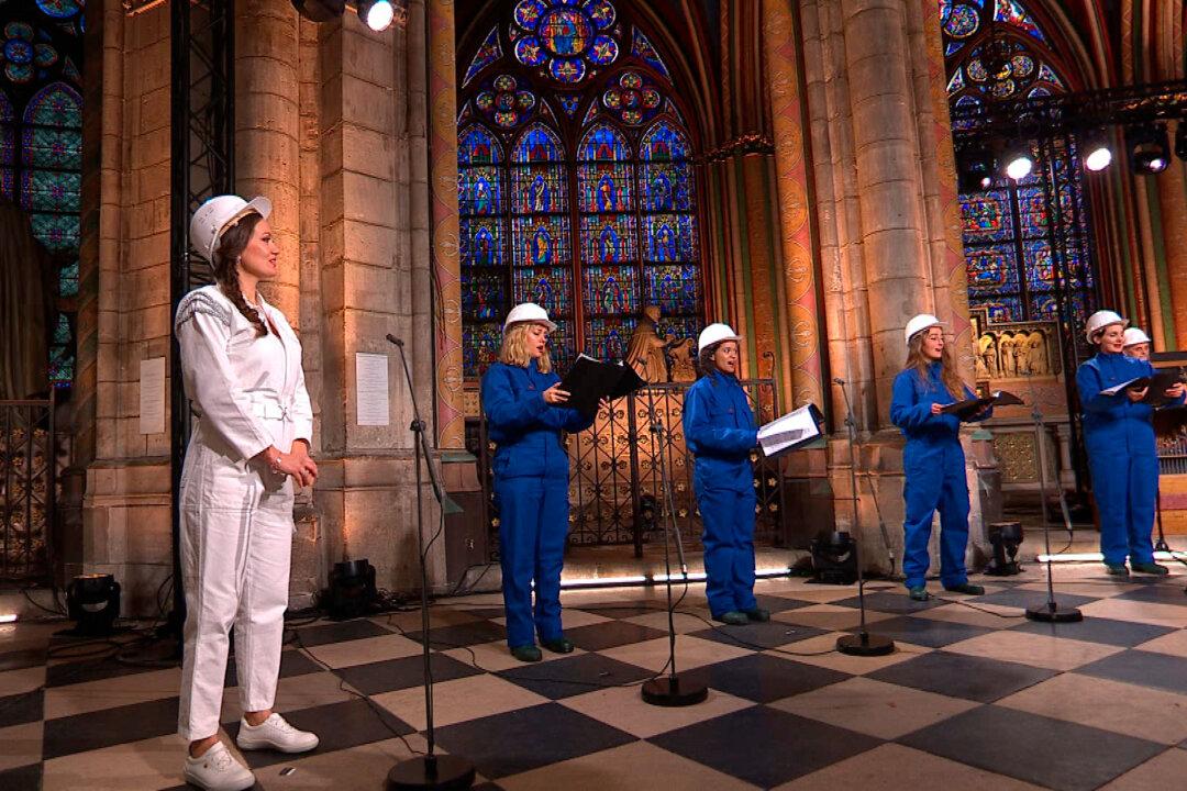 With Choir in Hard Hats, Fire-Ravaged Notre-Dame Rings in Christmas