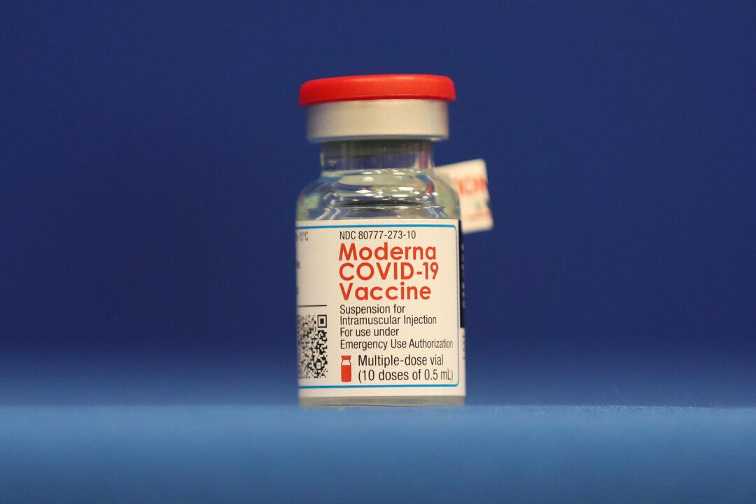 Oregon Health Care Worker Hospitalized After Getting COVID-19 Vaccine