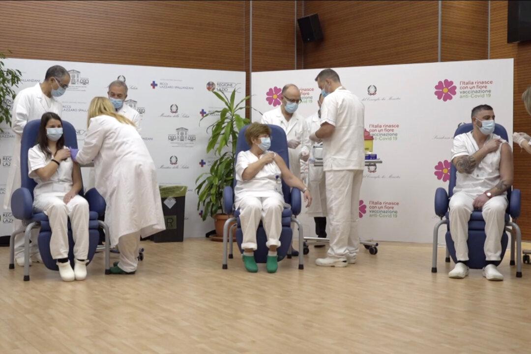 Almost No Protection for Elderly From 4th Dose of COVID-19 Vaccine: Study