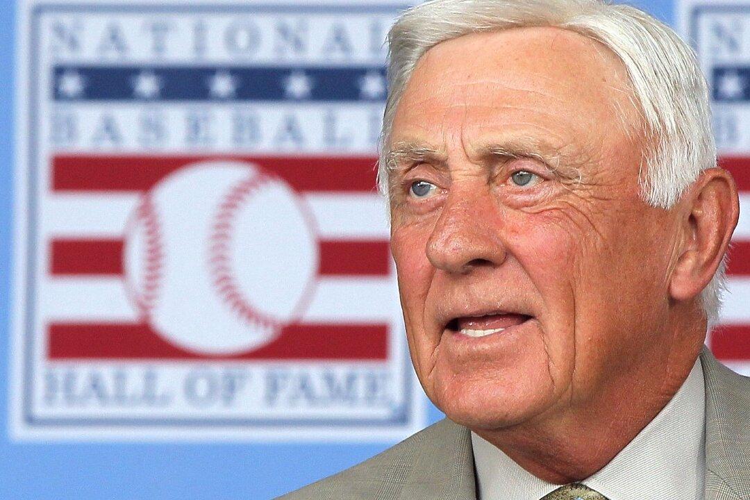 Baseball Hall of Famer Knuckleballer Phil Niekro Dies at 81