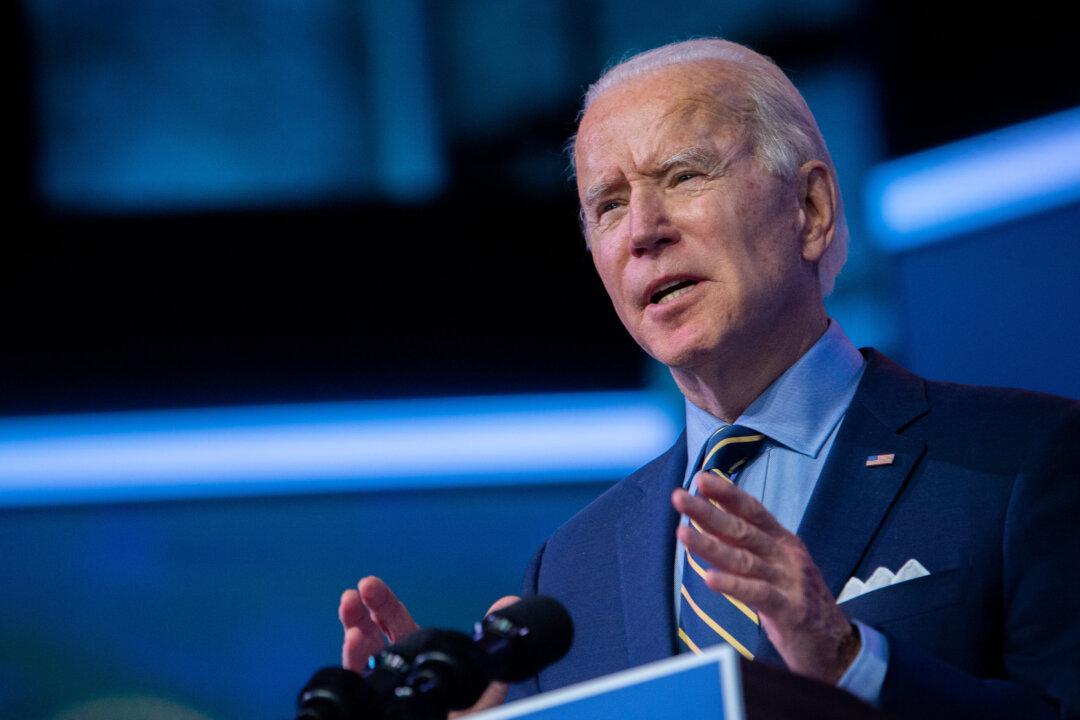 Border Chief: Biden Administration Would Likely Spark ‘Waves’ of Illegal Immigrants