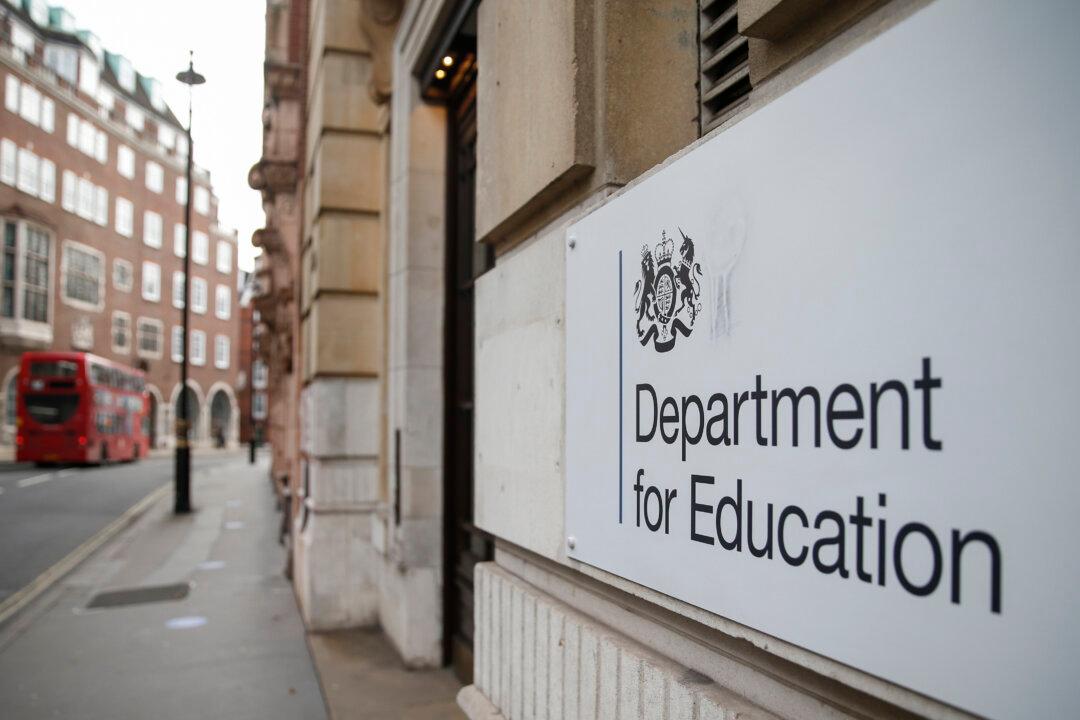 Secondary Schools in England to Reopen One Week Later Than Planned