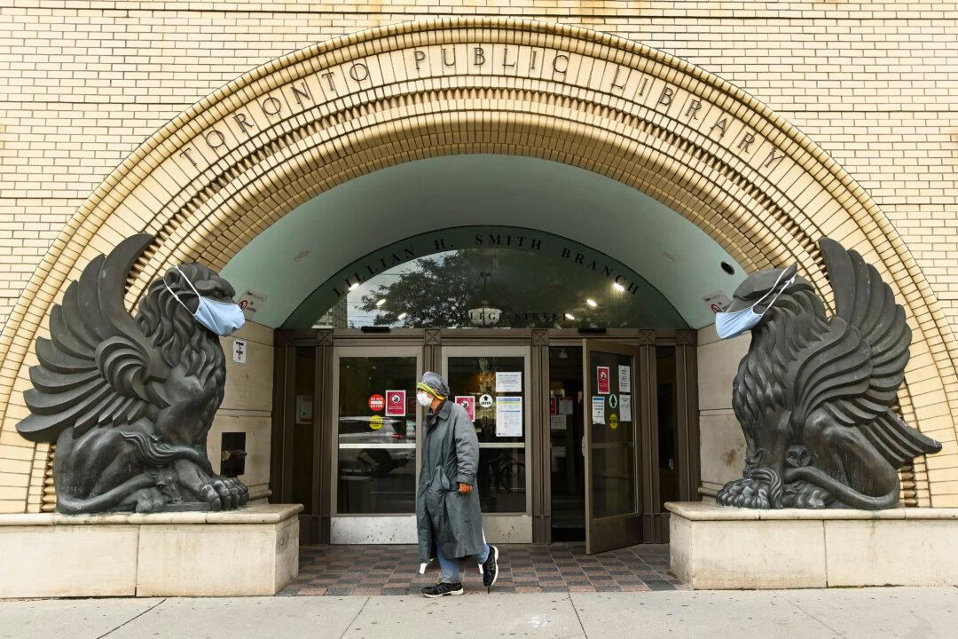 Toronto Library Staff Calling Thousands of Seniors for ‘Wellness Checks’ During the Pandemic