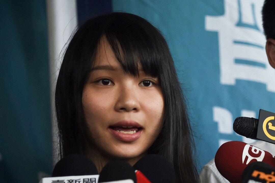 Agnes Chow, Pro-Democracy Activist Released on Bail, Announces That She Will Not Return to Hong Kong