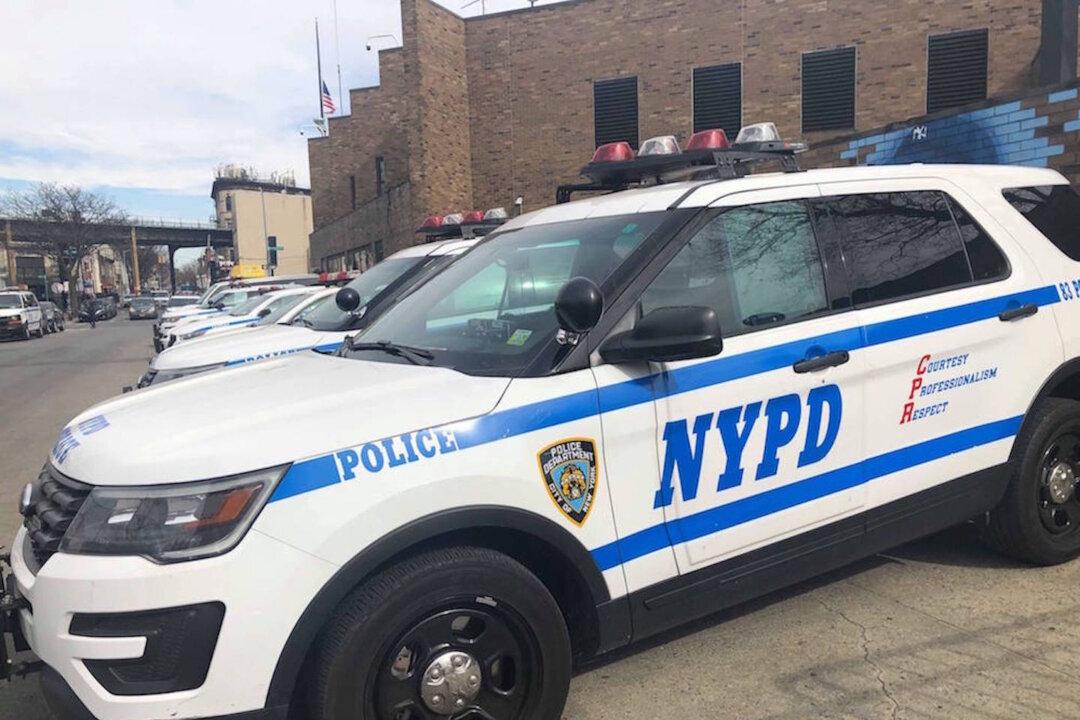 1 Killed, 2 Injured at Hotel Shooting in NYC