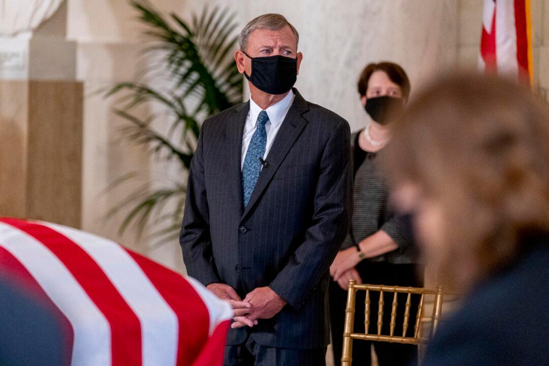 Chief Justice John Roberts Praises Work of Federal Courts During Pandemic