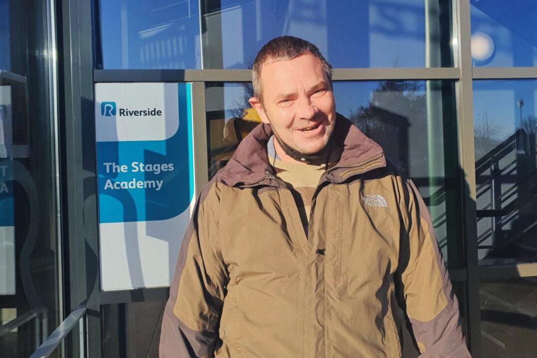 Formerly Homeless UK Man Gets Back on His Feet After Over 20 Years of Addiction