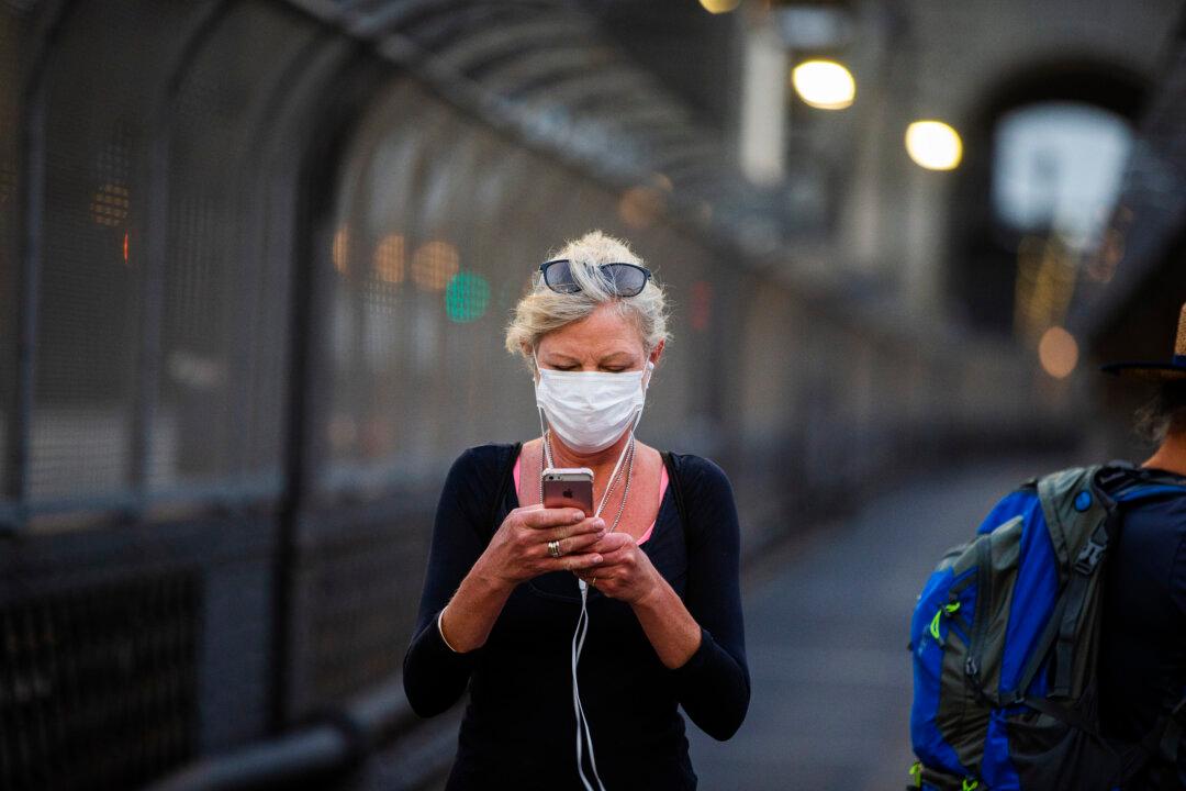 Nearly All Australians Have ‘Nomophobia’