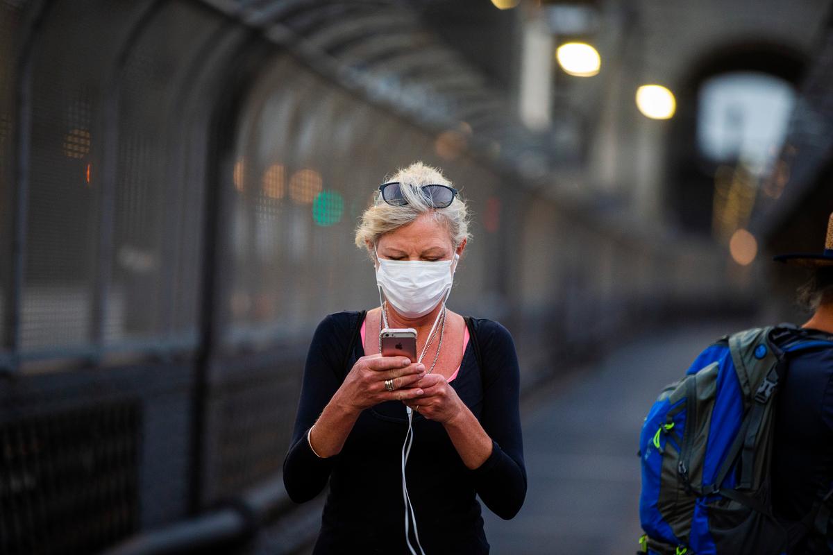 Nearly All Australians Have ‘Nomophobia’