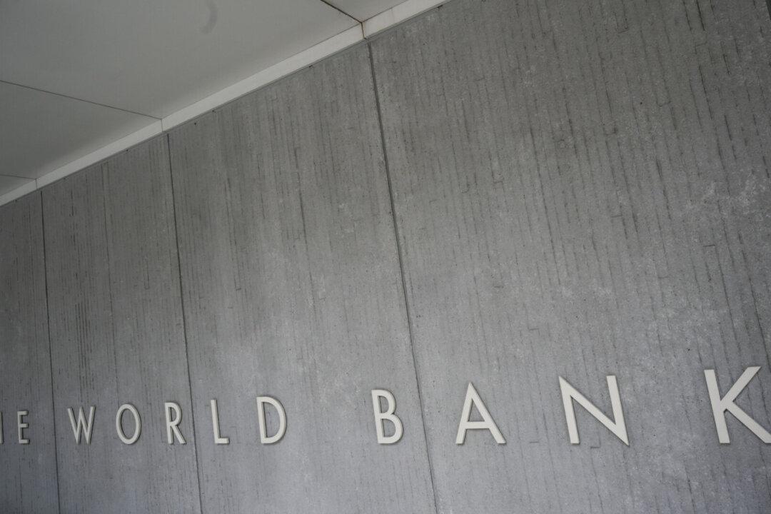 World Bank Sees Global Output up 4 Percent in 2021, Flags Downside Risks
