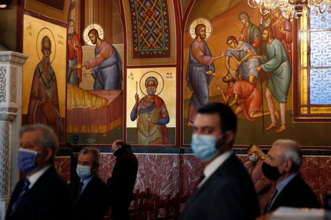 Greek Churches Open on Epiphany Feast Despite Tight Lockdown