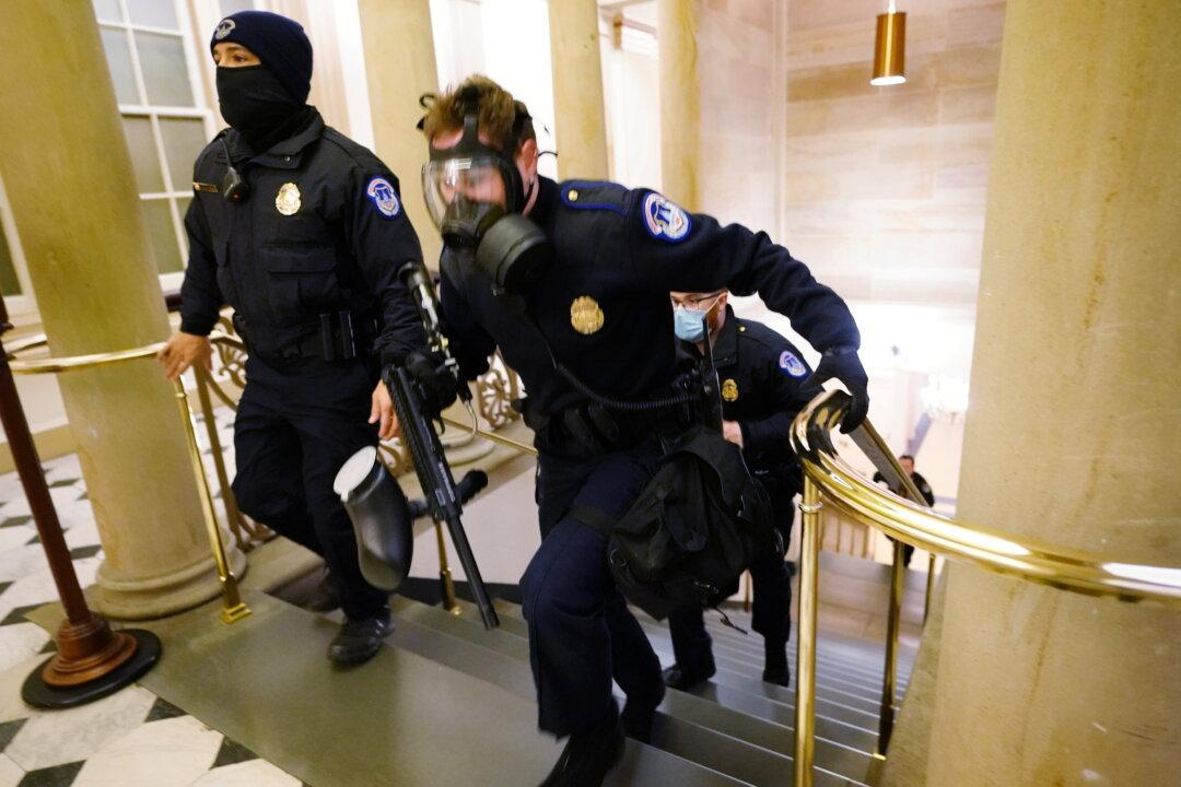 Capitol Police, FBI Failed to Share ‘Credible Threats’ Before Jan. 6 Breach: Watchdog
