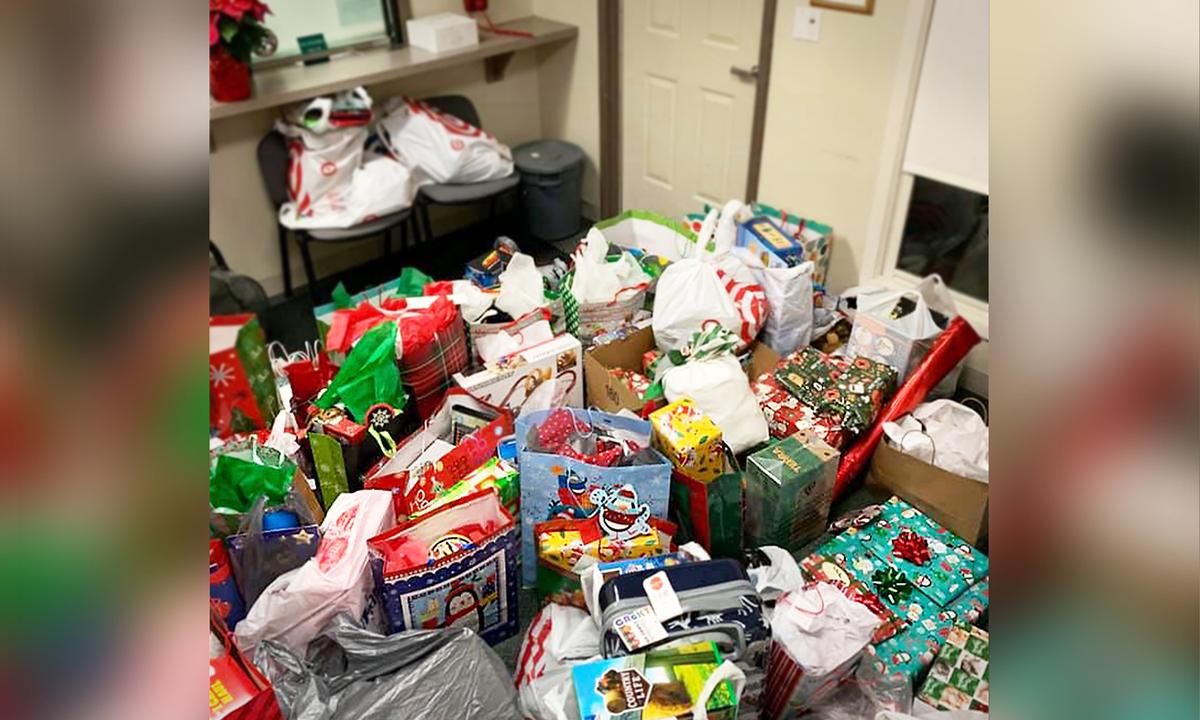 3-Year-Old Abandoned by Mom Days Before Christmas, Flooded With Presents in New Foster Home