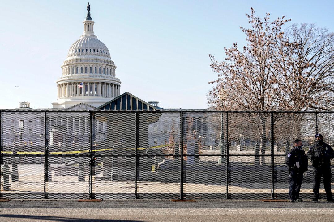 US Capitol Police Chief to Resign After Breach of Capitol Building