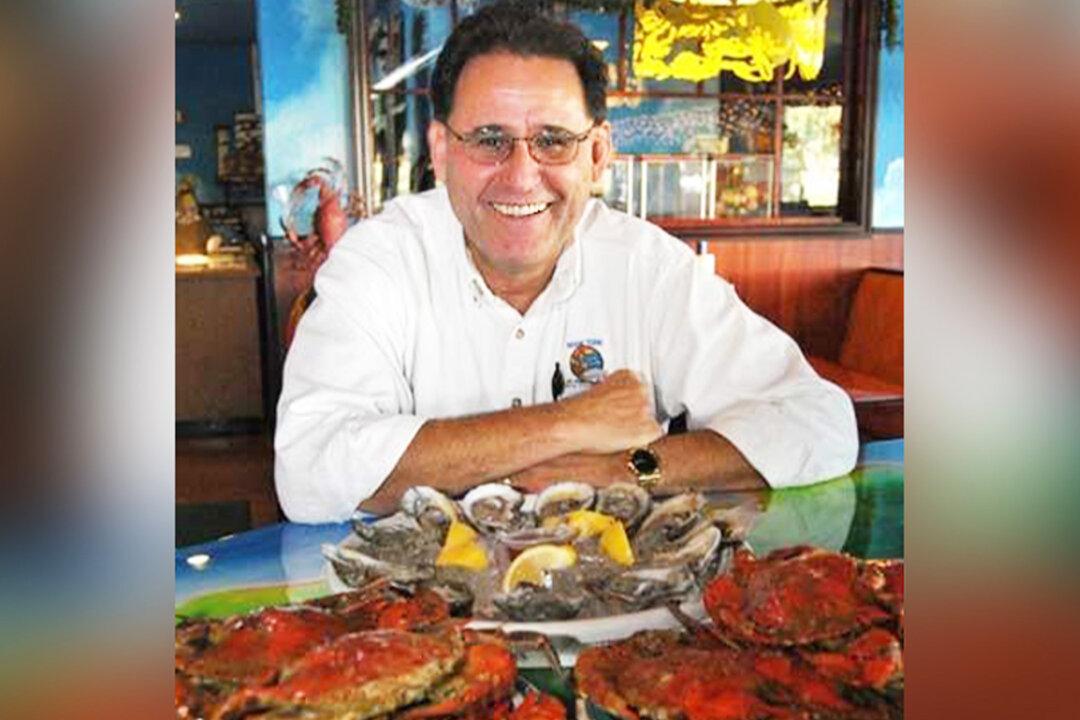 Orlando Crab Restaurant Owner Going Under Due to Pandemic Saved by a Facebook Post